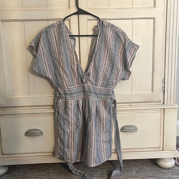 Romper - Picture 2 of 3